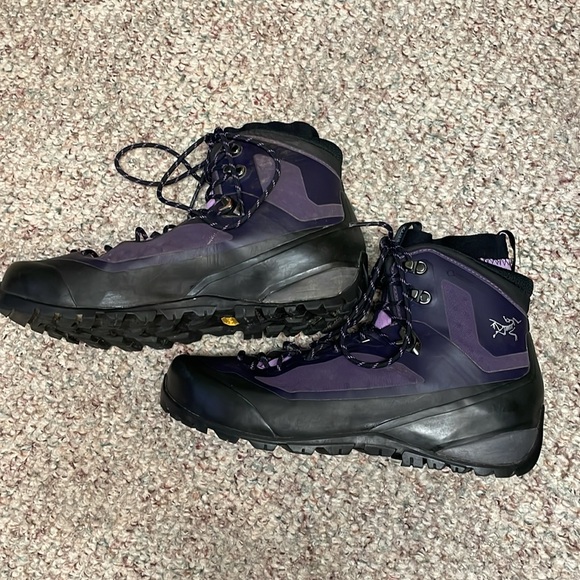 Arc’teryx women’s goretek boots - Picture 6 of 11